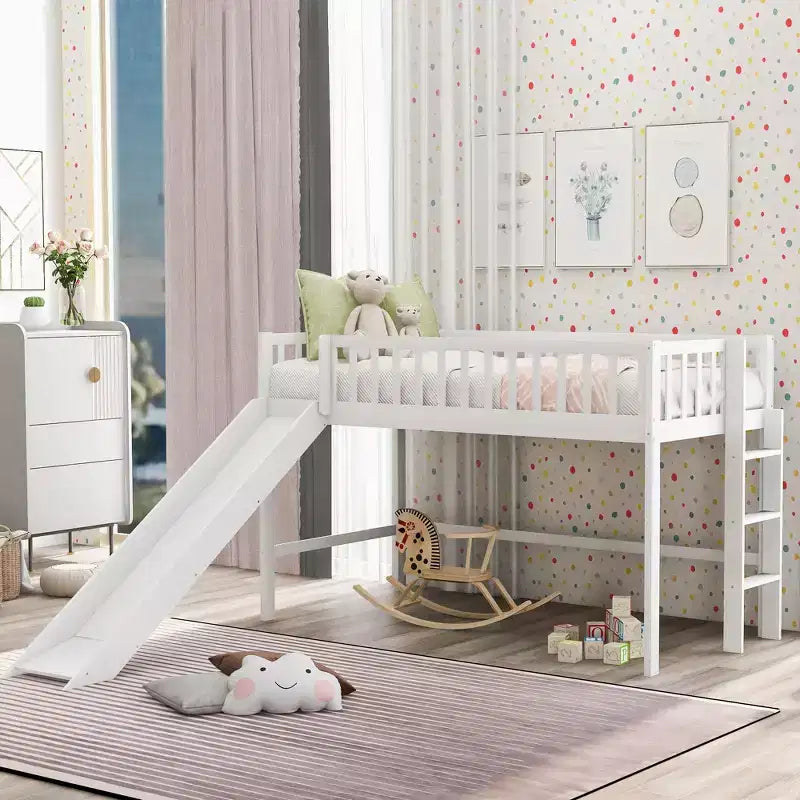 Cama alta de madera doble de 77.4L x 40.5W con escalera y tobogán, adecuada para espacios pequeños