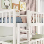 Litera triple de madera de caucho con literas desmontables, escaleras y barandillas