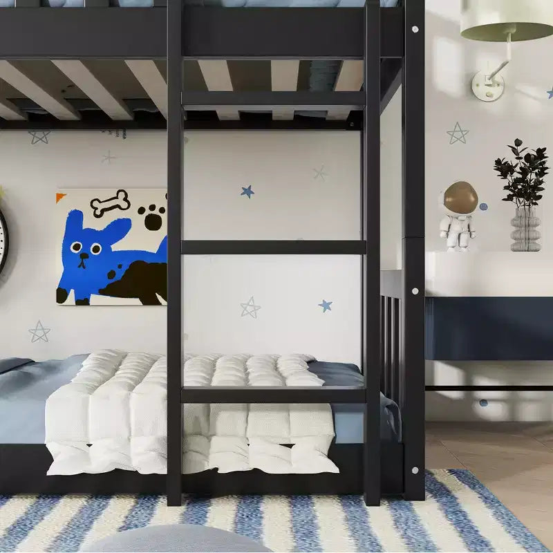 Litera triple de madera de caucho con literas desmontables, escaleras y barandillas