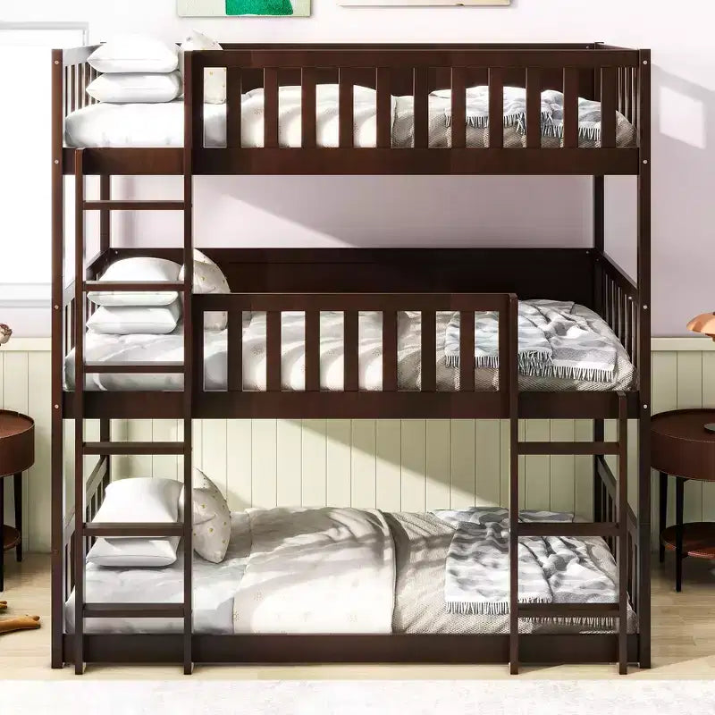 Litera triple de madera de caucho con literas desmontables, escaleras y barandillas