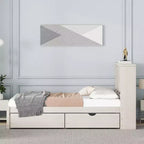 Estructura de cama matrimonial moderna de 87 pulgadas con cabecera de dos niveles estilo librero, puertos USB integrados y dos cajones. Acabado blanqueado