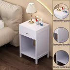 Mesita de Noche con Borde Festoneado con Cajón y Estante Abierto, Mesita de Noche de 26.77 Pulgadas de Alto para Dormitorio o Habitación Infantil, Lila