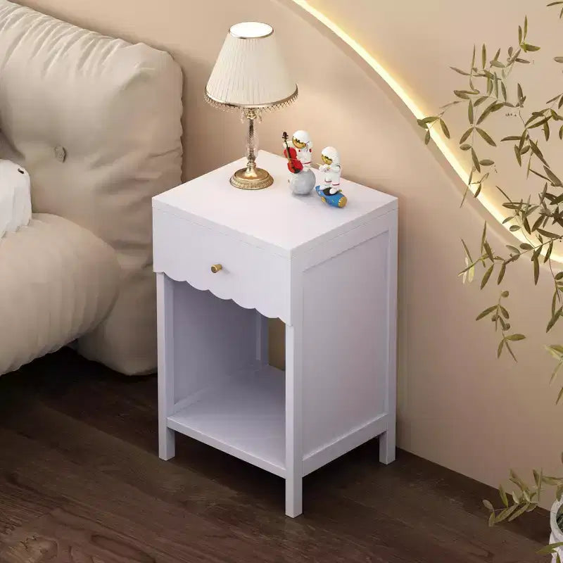 Mesita de Noche con Borde Festoneado con Cajón y Estante Abierto, Mesita de Noche de 26.77 Pulgadas de Alto para Dormitorio o Habitación Infantil, Lila